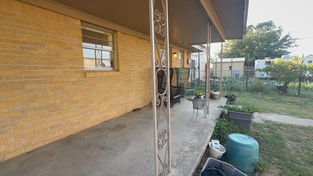 1202 Green Avenue, Wilson, TX 79381