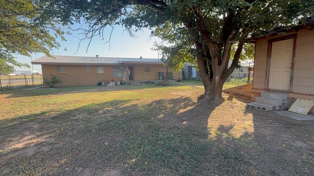 1202 Green Avenue, Wilson, TX 79381