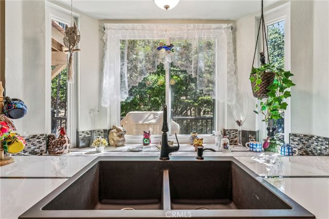 628 Grass Valley Road, Lake Arrowhead, CA 92352