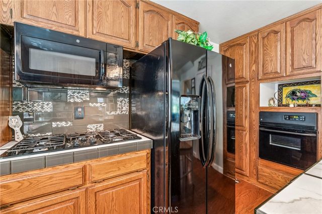 628 Grass Valley Road, Lake Arrowhead, CA 92352