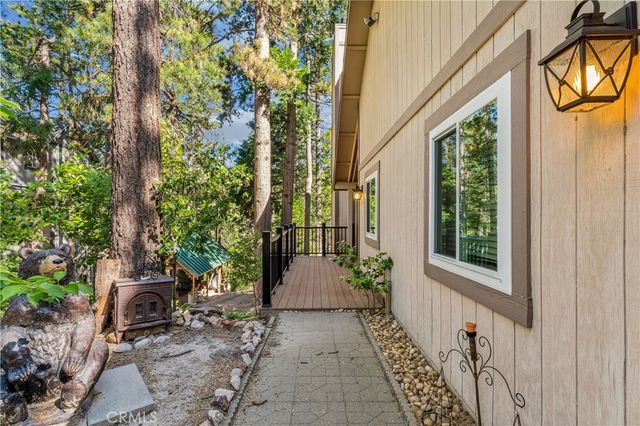 628 Grass Valley Road, Lake Arrowhead, CA 92352