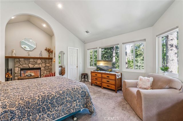 628 Grass Valley Road, Lake Arrowhead, CA 92352