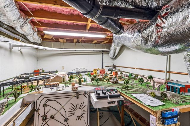 628 Grass Valley Road, Lake Arrowhead, CA 92352