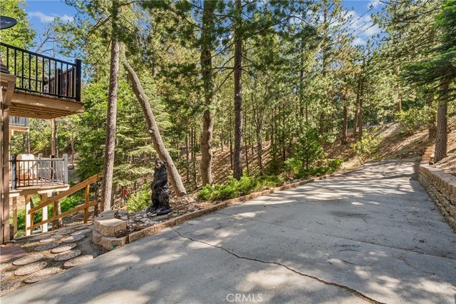 628 Grass Valley Road, Lake Arrowhead, CA 92352