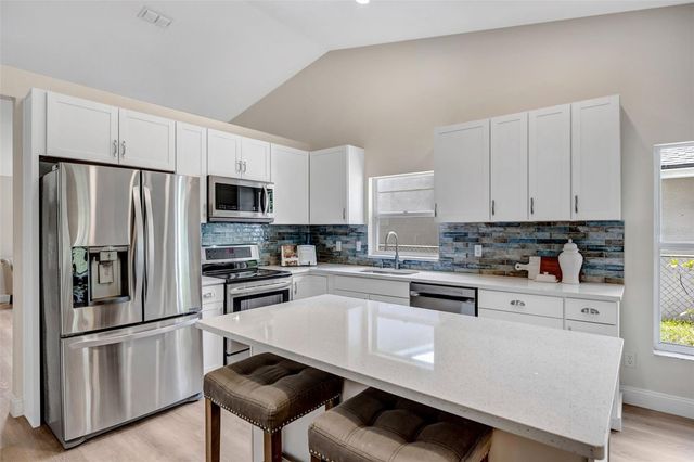 511 CENTER POINT ROAD, Valrico, FL 33594