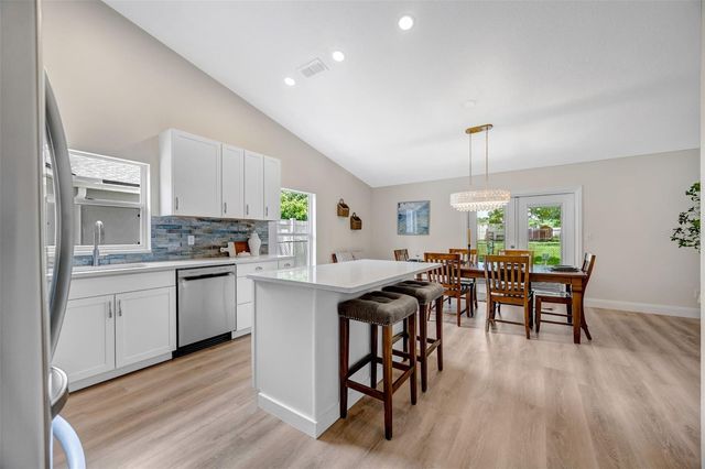 511 CENTER POINT ROAD, Valrico, FL 33594
