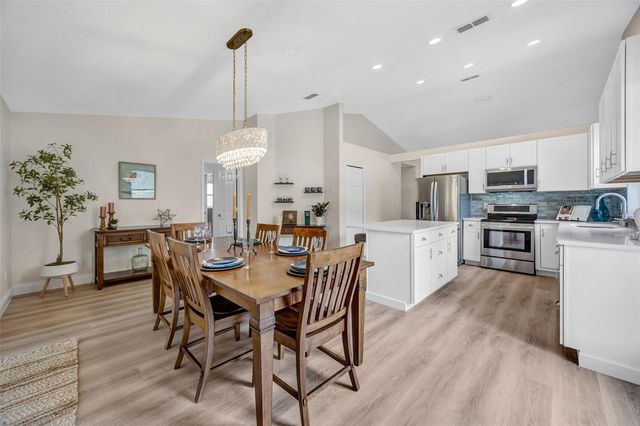 511 CENTER POINT ROAD, Valrico, FL 33594