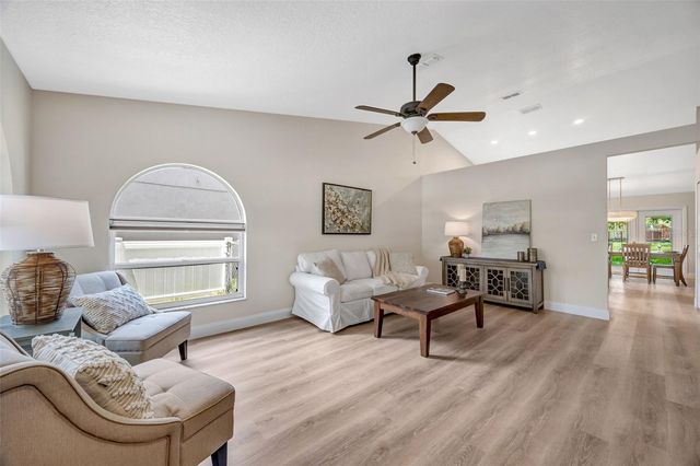 511 CENTER POINT ROAD, Valrico, FL 33594