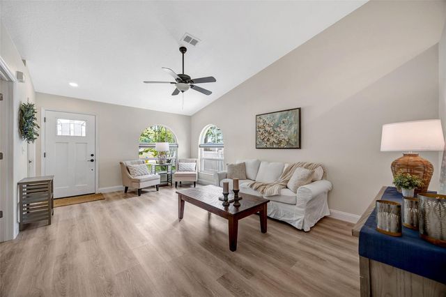 511 CENTER POINT ROAD, Valrico, FL 33594