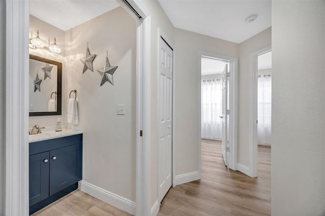 511 CENTER POINT ROAD, Valrico, FL 33594