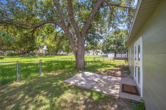 511 CENTER POINT ROAD, Valrico, FL 33594