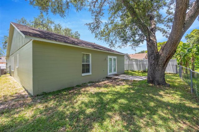 511 CENTER POINT ROAD, Valrico, FL 33594