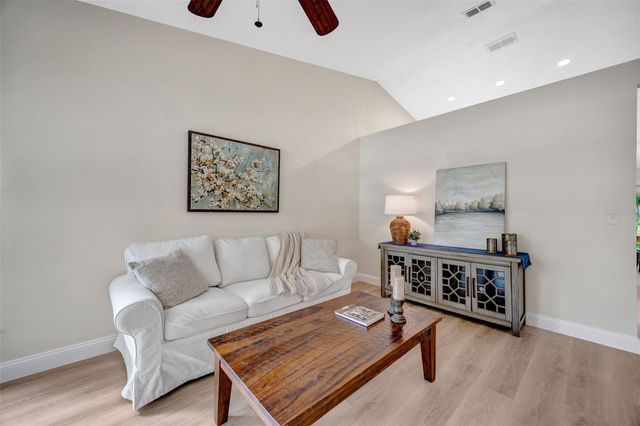 511 CENTER POINT ROAD, Valrico, FL 33594