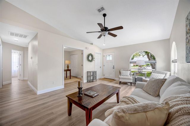 511 CENTER POINT ROAD, Valrico, FL 33594