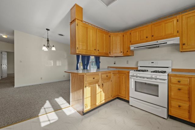 193 Tremont Street 124, Taunton, MA 02780