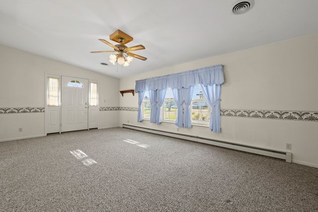 193 Tremont Street 124, Taunton, MA 02780