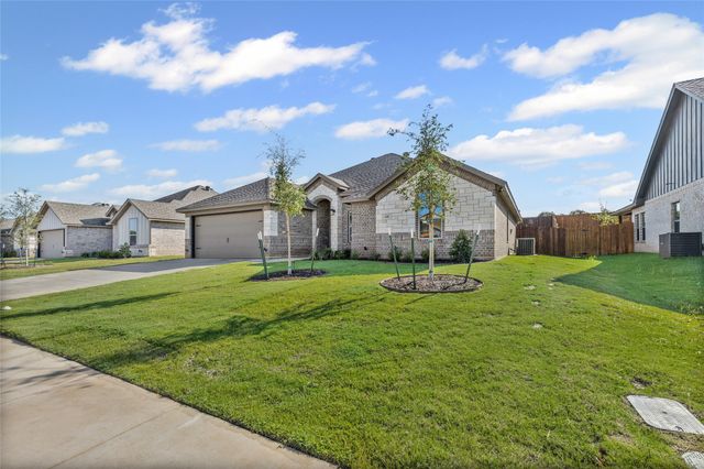 620 Jameson Street, Springtown, TX 76082