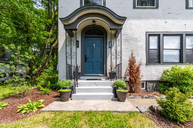 126 Maple Avenue, Troy, NY 12180