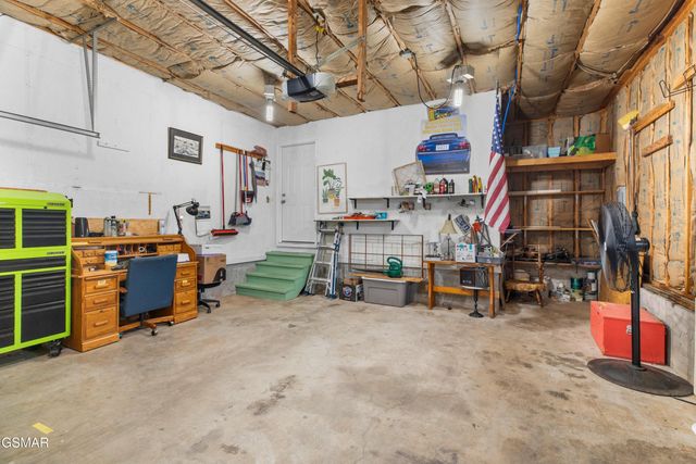 312 Economy Circle, Dandridge, TN 37725