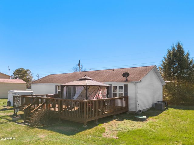 312 Economy Circle, Dandridge, TN 37725