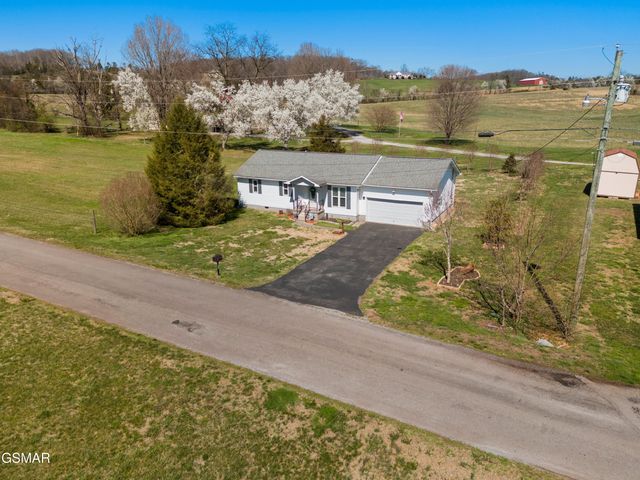 312 Economy Circle, Dandridge, TN 37725