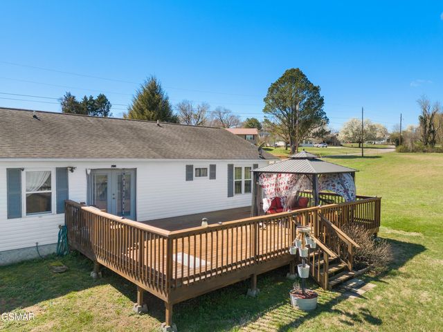 312 Economy Circle, Dandridge, TN 37725