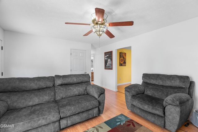 312 Economy Circle, Dandridge, TN 37725