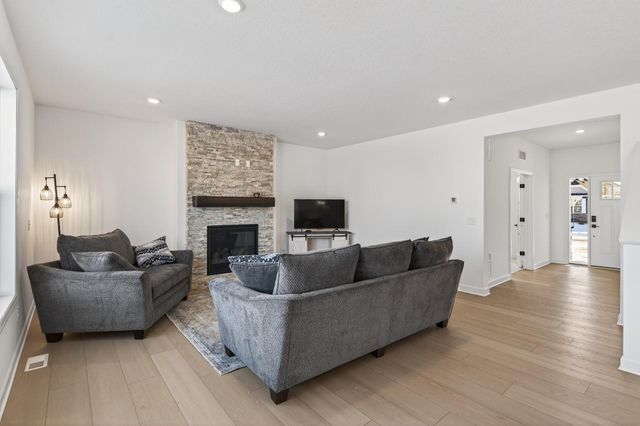 4511 Obsidian Way, Victoria, MN 55386