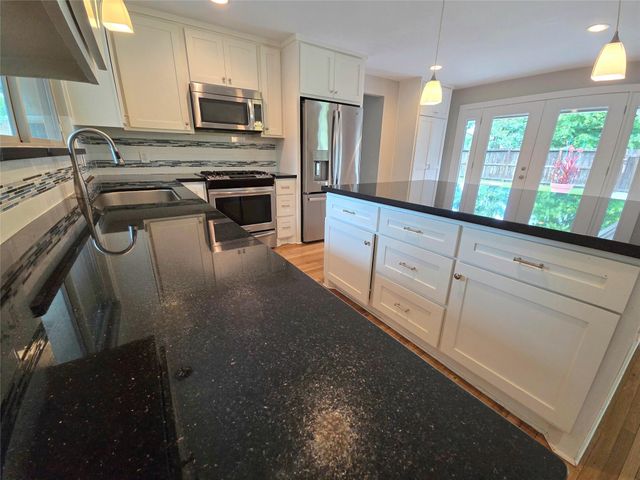 1763 Maux Drive, Houston, TX 77043