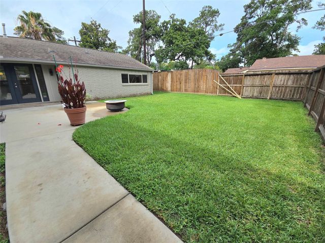1763 Maux Drive, Houston, TX 77043