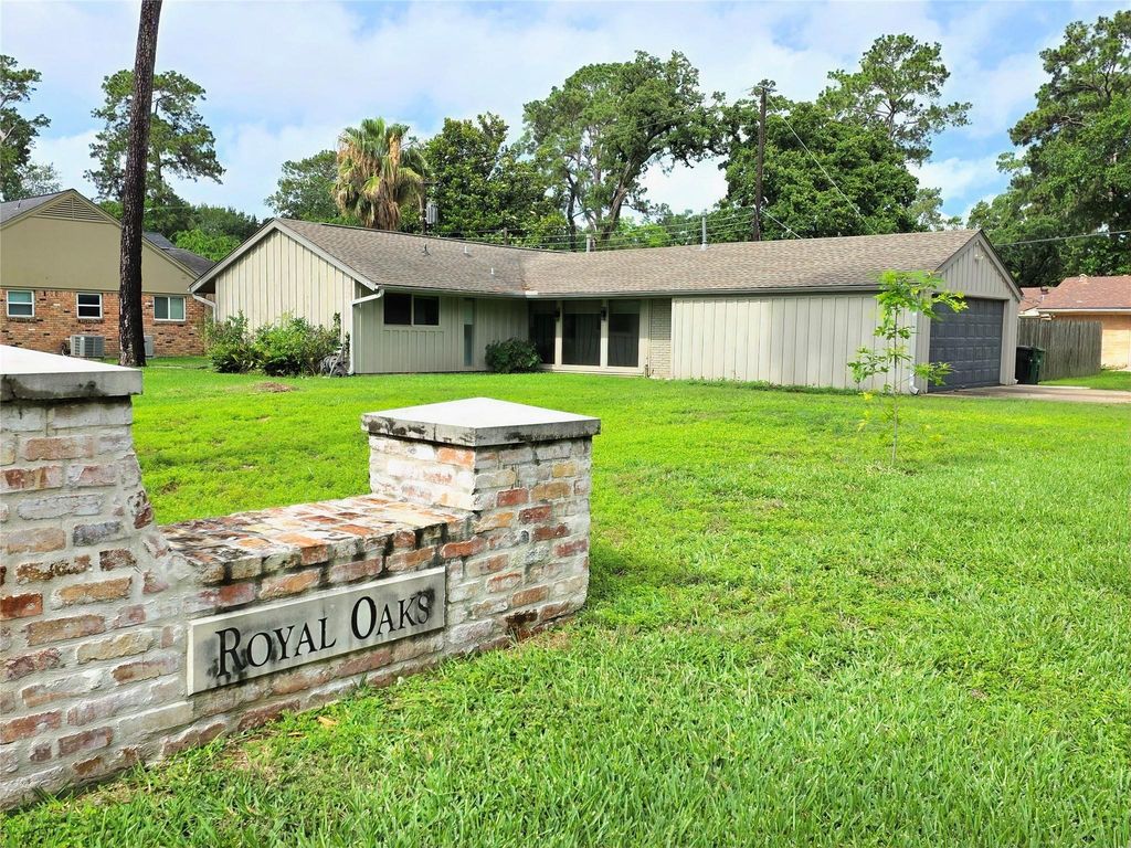1763 Maux Drive, Houston, TX 77043