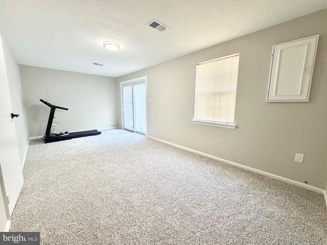 5941 HERITAGE DR, Burke, VA 22015