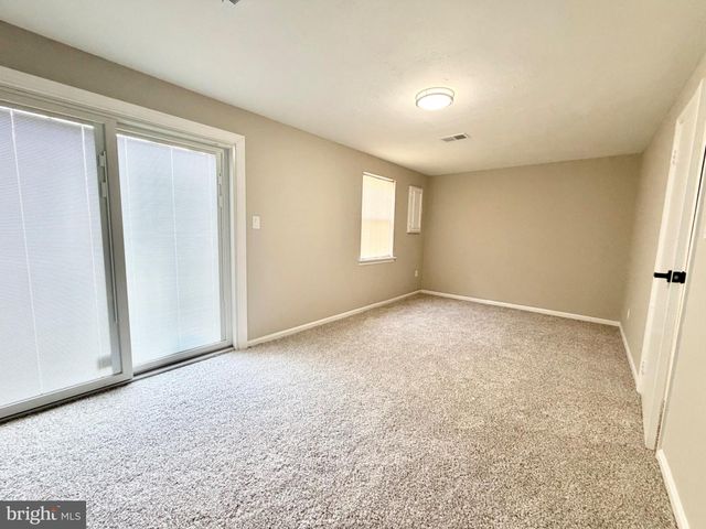 5941 HERITAGE DR, Burke, VA 22015