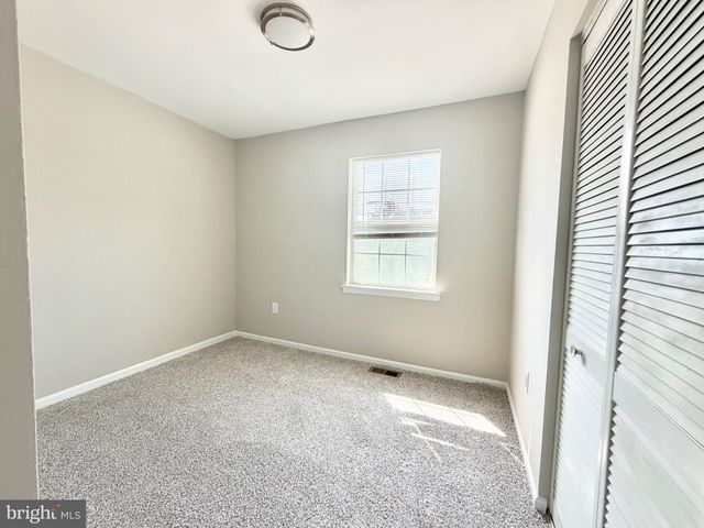 5941 HERITAGE DR, Burke, VA 22015