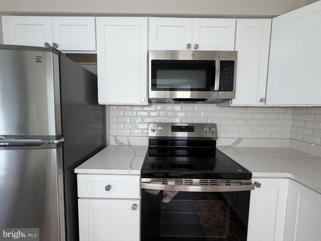5941 HERITAGE DR, Burke, VA 22015
