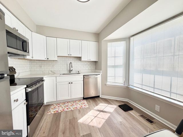5941 HERITAGE DR, Burke, VA 22015