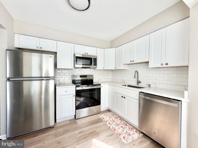 5941 HERITAGE DR, Burke, VA 22015