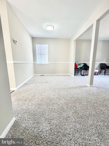 5941 HERITAGE DR, Burke, VA 22015