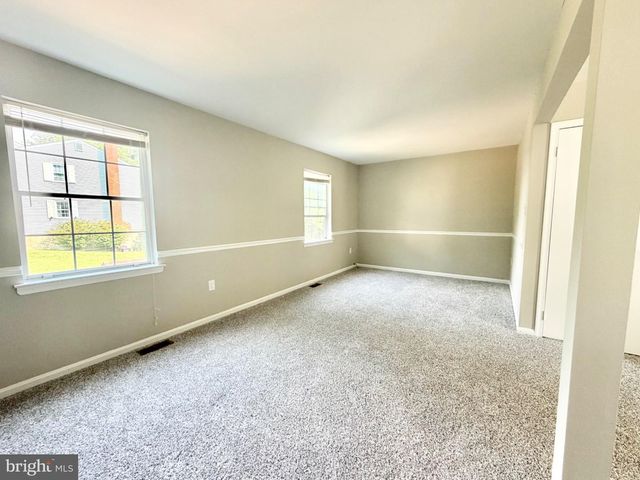 5941 HERITAGE DR, Burke, VA 22015