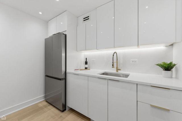 100 E Walton Street 36D, Chicago, IL 60611