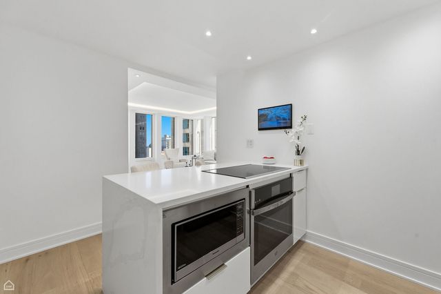 100 E Walton Street 36D, Chicago, IL 60611