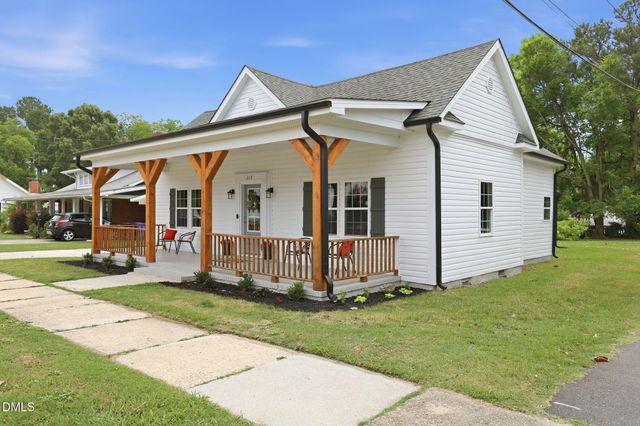 213 W Parrish Drive, Benson, NC 27504