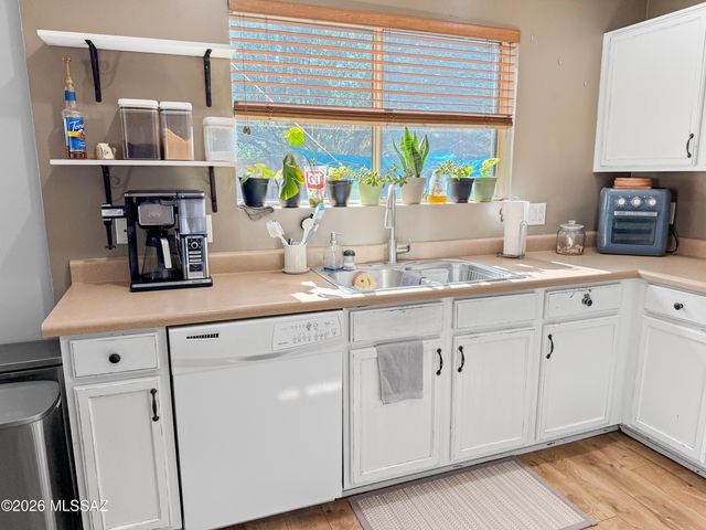 8265 W Redshank Drive, Tucson, AZ 85757