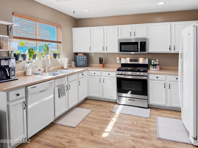 8265 W Redshank Drive, Tucson, AZ 85757