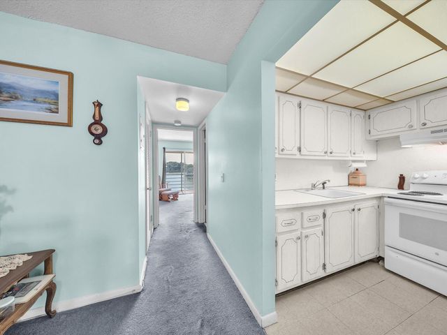 43 BERKSHIRE B, West Palm Beach, FL 33417