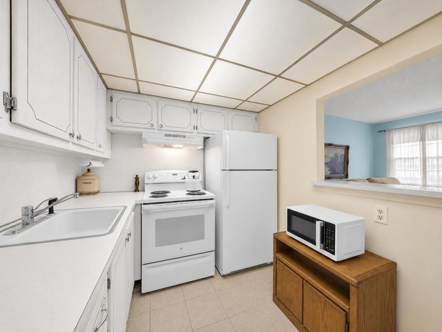 43 BERKSHIRE B, West Palm Beach, FL 33417