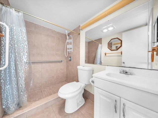 43 BERKSHIRE B, West Palm Beach, FL 33417