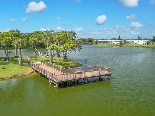 43 BERKSHIRE B, West Palm Beach, FL 33417