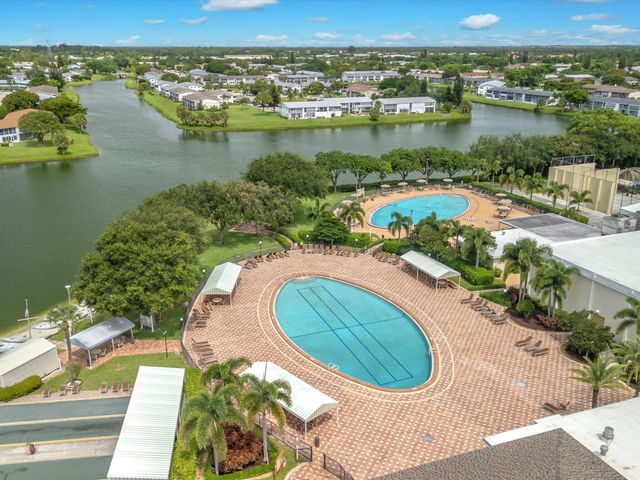 43 BERKSHIRE B, West Palm Beach, FL 33417