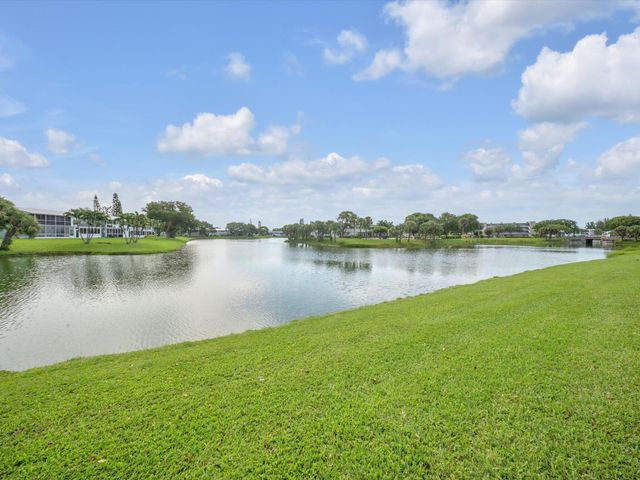 43 BERKSHIRE B, West Palm Beach, FL 33417